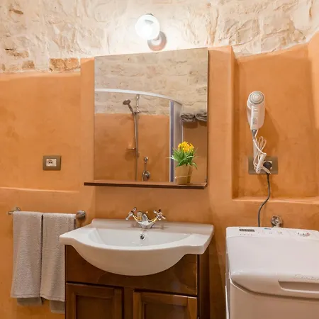 Helloapulia Trulli Flora - Charming Trulli With Private Pool And Garden Villa