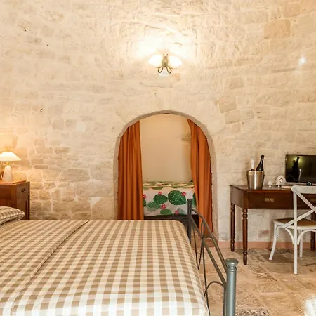 Helloapulia Trulli Flora - Charming Trulli With Private Pool And Garden