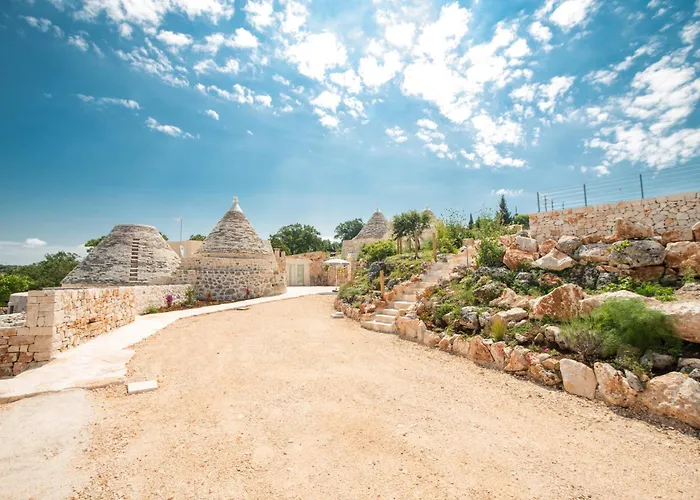 Villa Helloapulia Trulli Flora - Charming Trulli With Private Pool And Garden