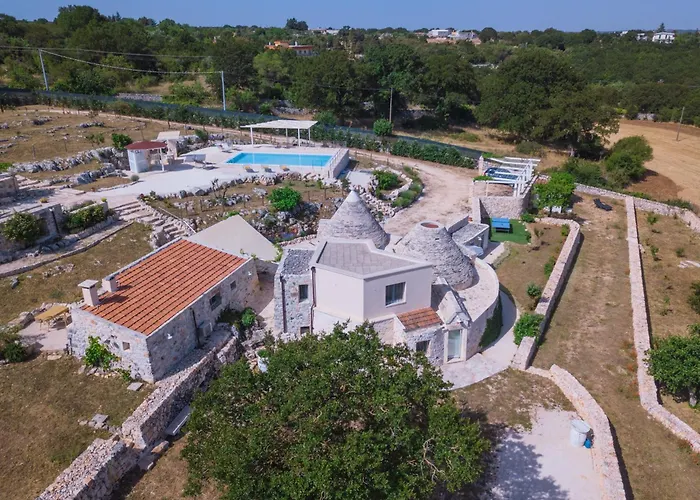 Helloapulia Trulli Flora - Luxury Trulli With Saltwater Pool And Garden, Villa